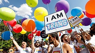 El "orgullo" de un millón de personas recorre el centro de Madrid
