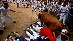 At least three people hurt in Pamplona bull run