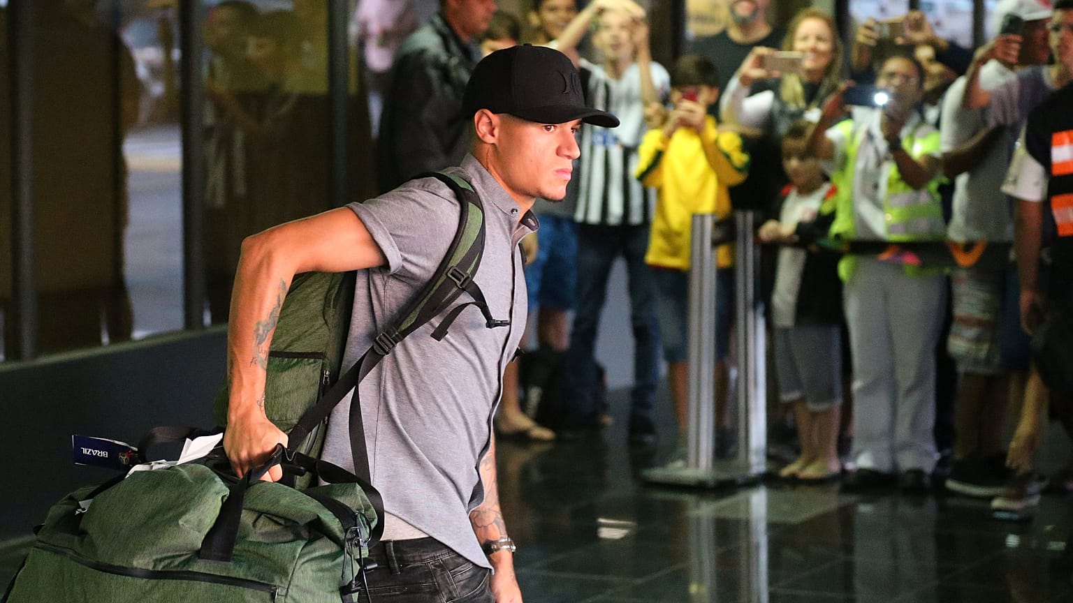 Brasil regressa a casa. Papa conforta equipa: "fica para a próxima"