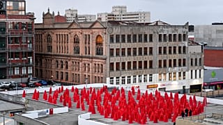 Hüllenlos für die Kunst