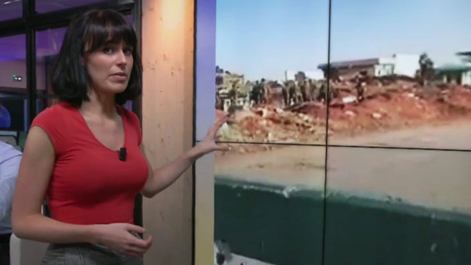 Syrian government forces retake strategic border crossing, marking big victory for Assad | The Cube
