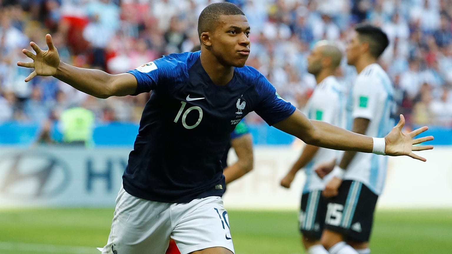 Mbappé, a focivébé francia felfedezettje