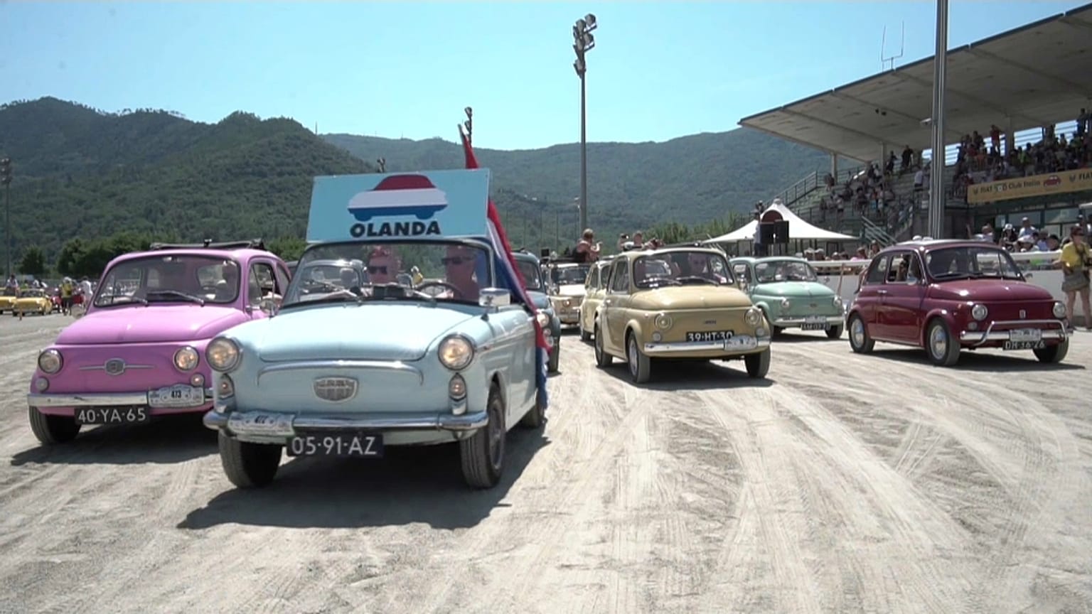 Garlenda, le rendez-vous des amoureux de Fiat 500