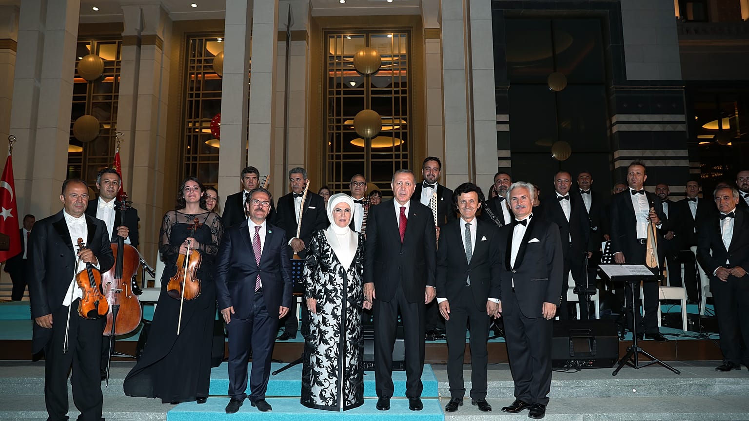 Siyaset ve sanat dünyası tarihi günde Erdoğan'ı yalnız bırakmadı