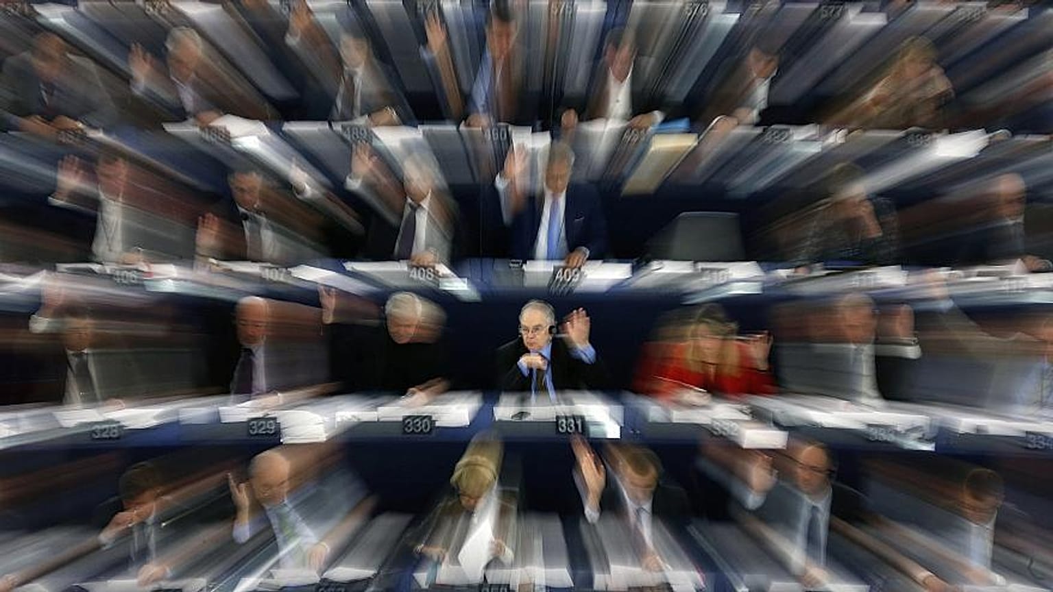 Conoce a los eurodiputados que ganan 100.000 euros o más al año con un segundo empleo  