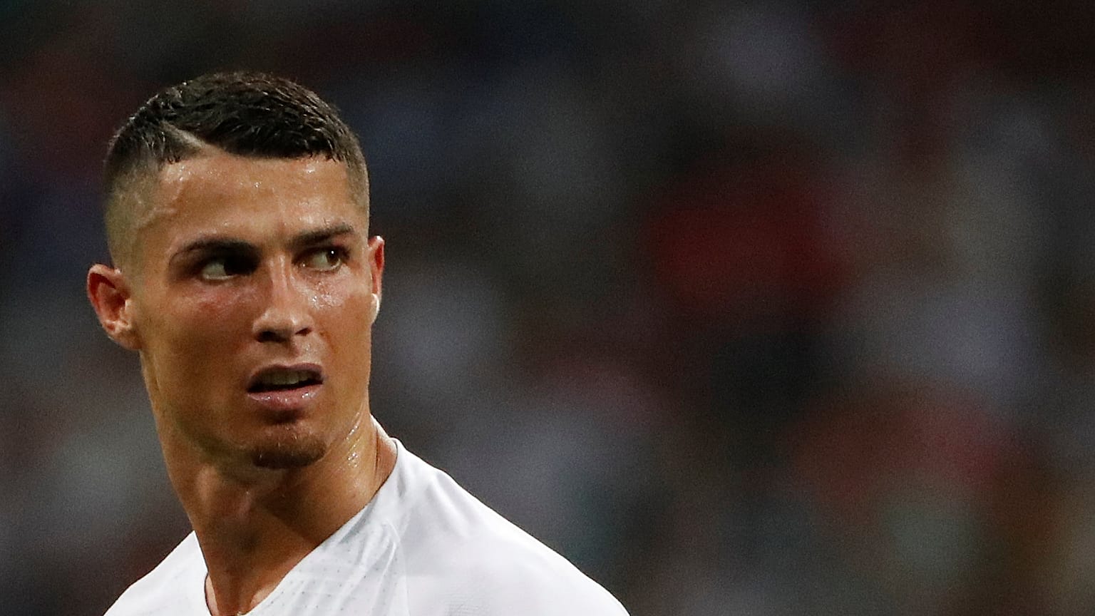 Cristiano Ronaldo a Juventushoz igazol