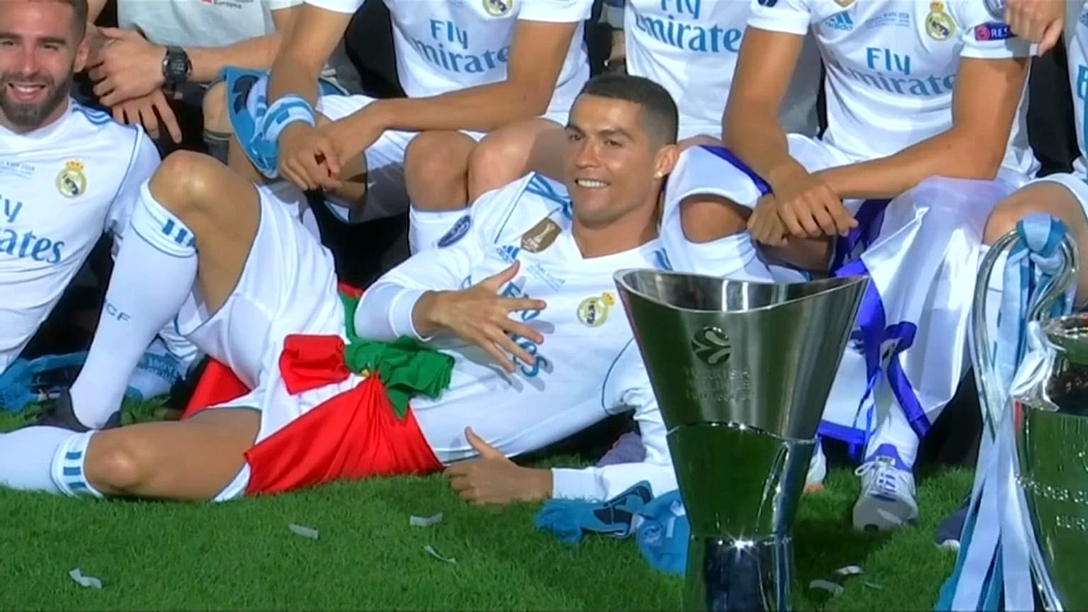 رونالدو في يوفنتوس ل 4 سنوات مقابل 100 مليون يورو