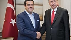 Το θέμα των δύο Ελλήνων στρατιωτικών θα θέσει ο Αλ. Τσίπρας σε ΝΑΤΟ και Ερντογάν