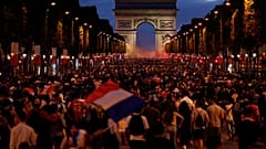 Μουντιάλ 2018: Πανηγυρισμοί στη Γαλλία για την πρόκριση στον τελικό