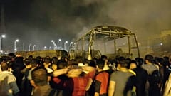 تصادف تانکر سوخت با اتوبوس در سنندج ۱۱ کشته بر جای گذاشت 