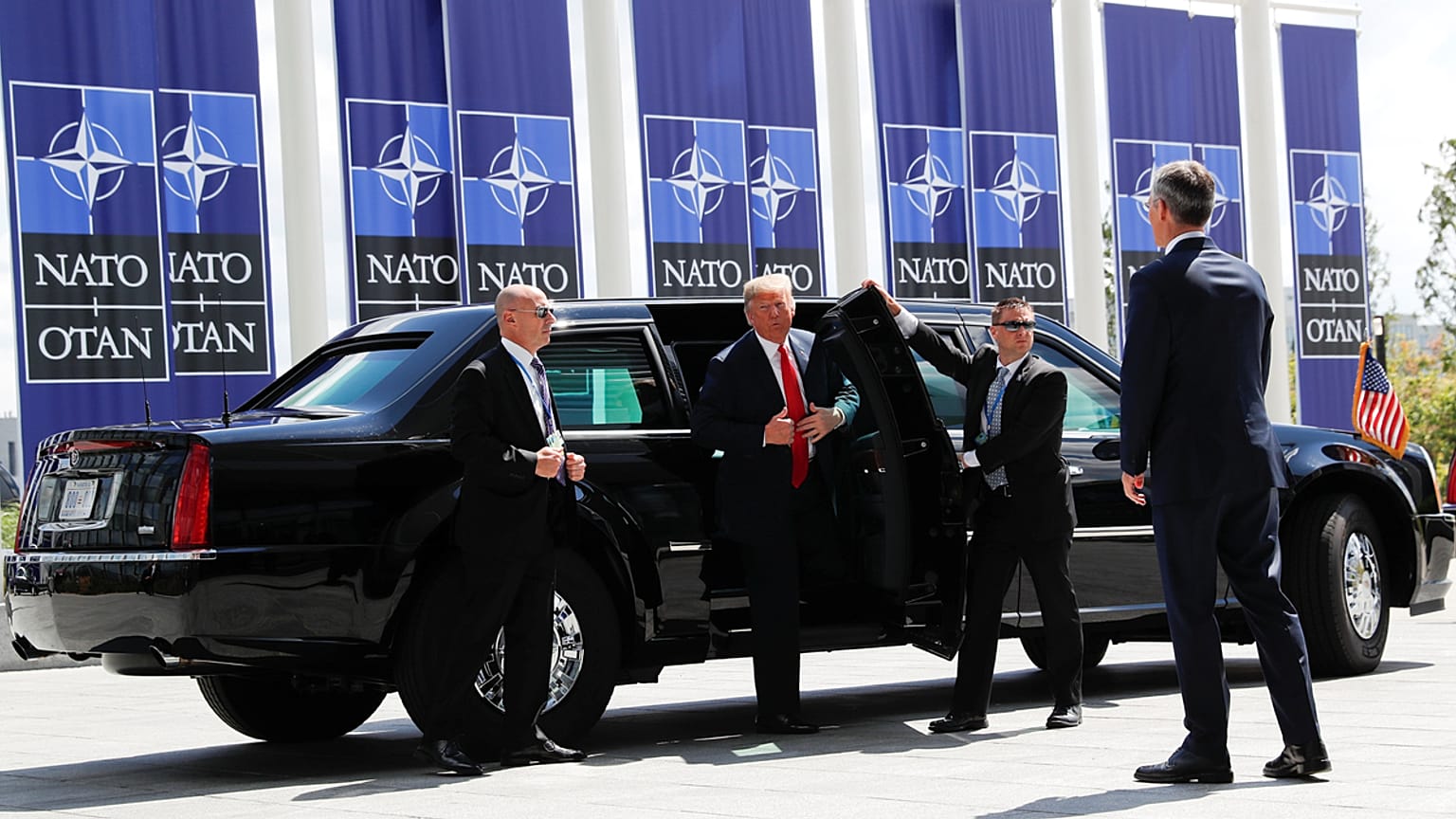 USA-német szópárbaj a NATO-csúcs előtt