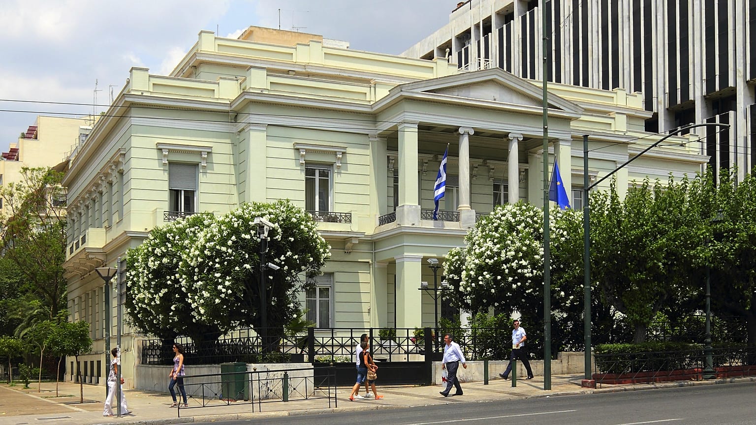 Yunanistan ile Rusya arasında diplomatik kriz