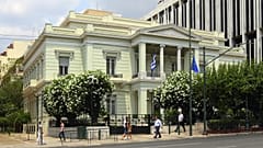 Yunanistan ile Rusya arasında diplomatik kriz