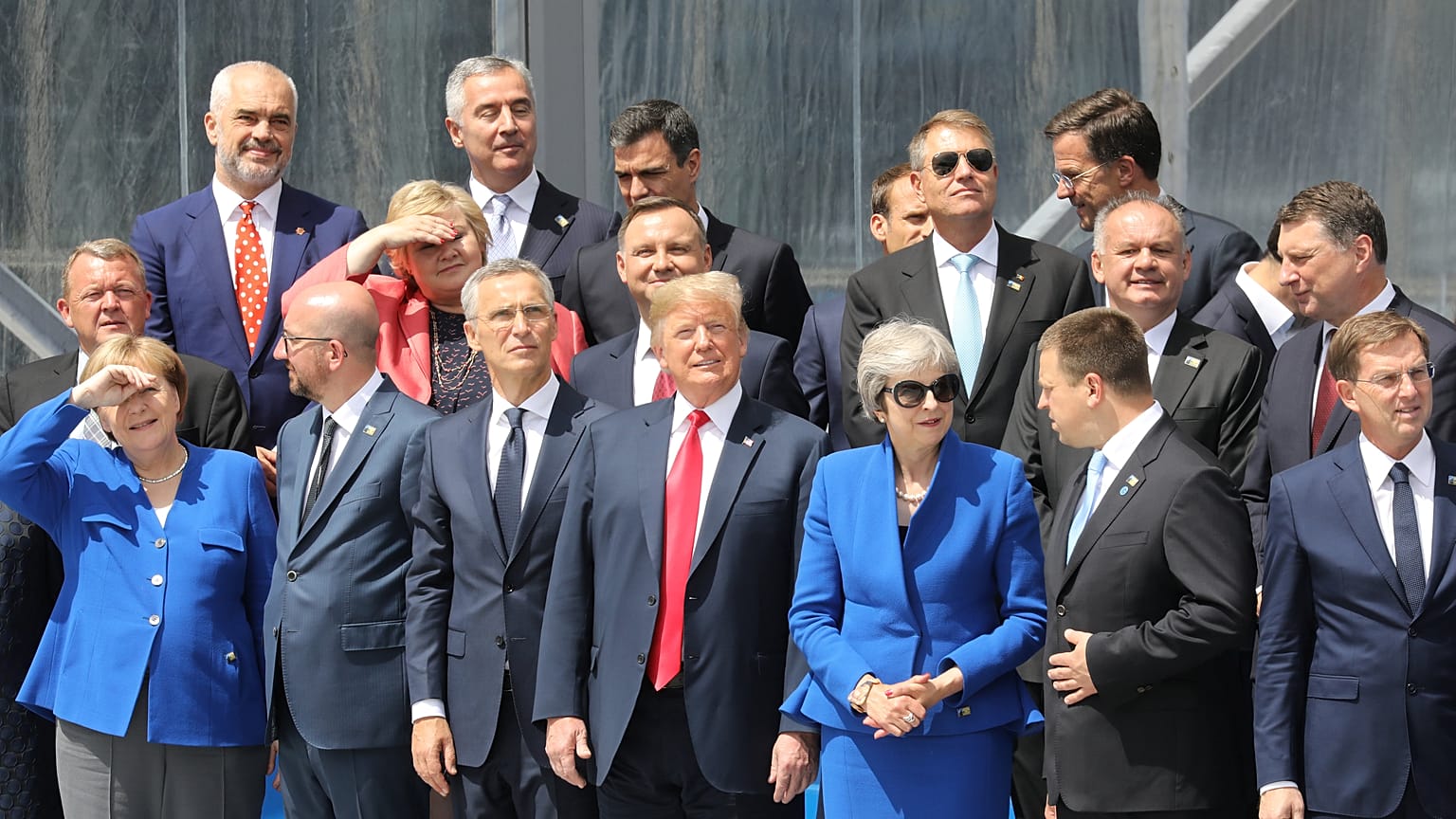 Rusia y el dinero, temas centrales de la cumbre de la OTAN