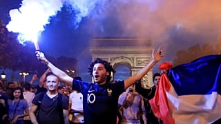 Ξέφρενοι πανηγυρισμοί σε όλη την Γαλλία για την πρόκριση!