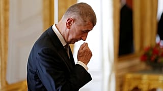 Új kormányt választ a cseh parlament