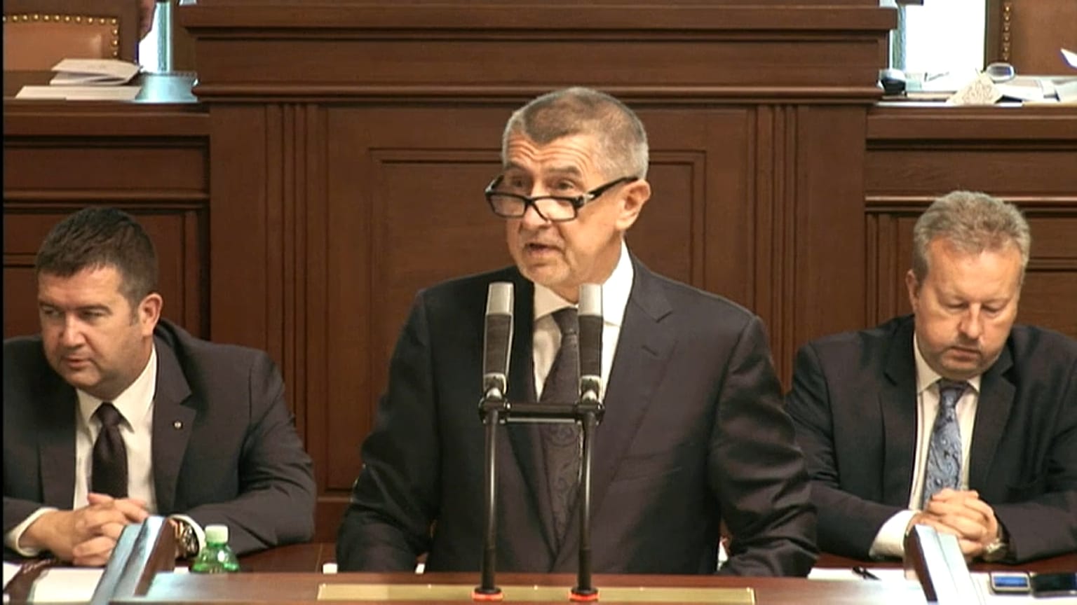 Vertrauensabstimmung im Prager Parlament 