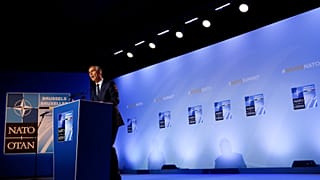 NATO'dan Makedonya'ya yeşil ışık