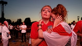 Cróacia elimina Inglaterra: O contraste das emoções em fotografias