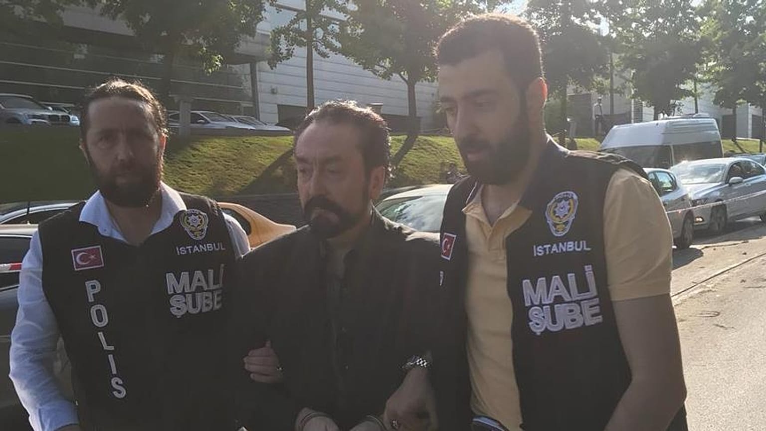 Adnan Oktar: Operasyondan Tayyip hocamızın haberi olmadığına eminim