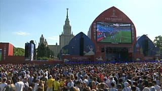 التحرش الجنسي خارج الملاعب يلقي بظلاله على مونديال روسيا 