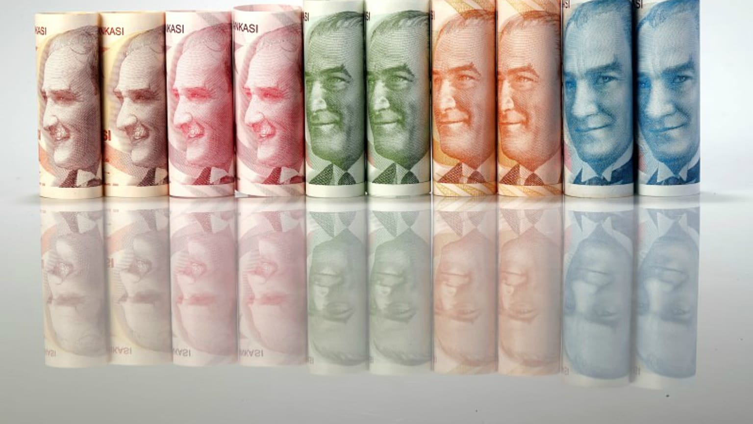 الليرة التركية تهبط لمستوى قياسي بعد تصريحات إردوغان