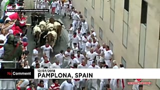 La course folle des taureaux de Pampelune