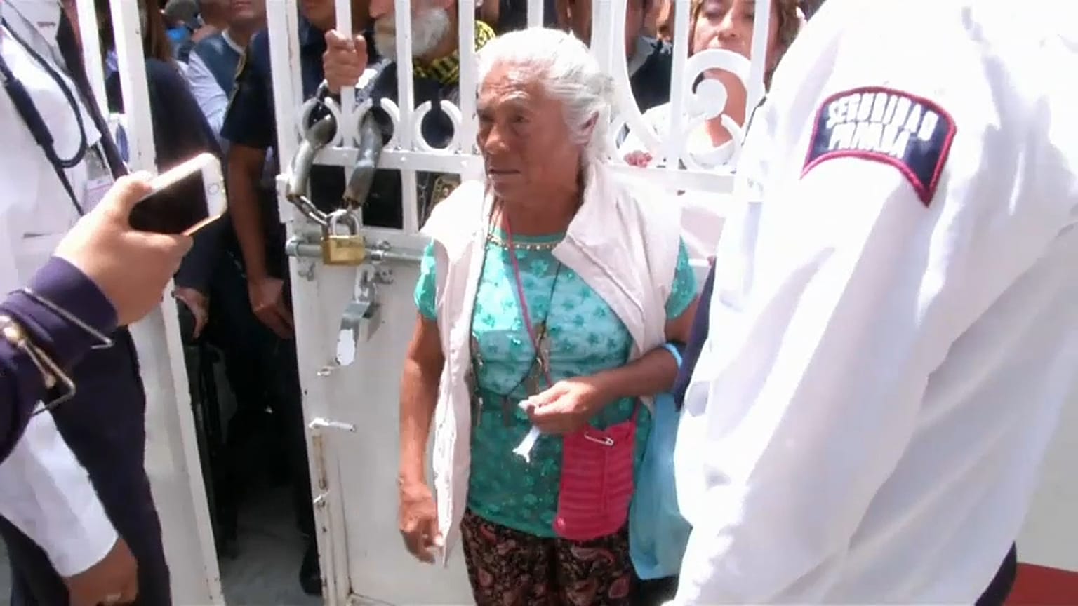 Mexicanos fazem fila para falar com López Obrador