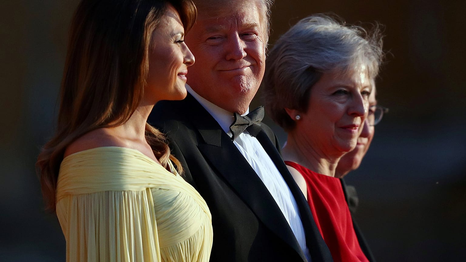 Britânicos recebem Donald Trump com protestos