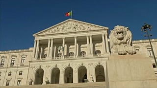 Parlamento aprova alteração do sexo no registo civil a partir dos 16 anos