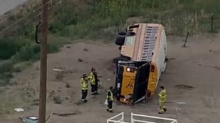 Amerikai iskolások sérültek meg egy buszbalesetben