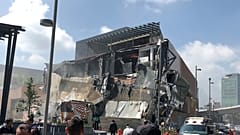 Queda parcial de novo centro comercial na Cidade do México