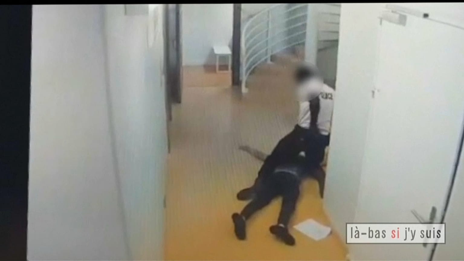 Francia: poliziotti violenti