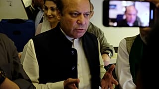 Pakistan eski başbakanı Şerif ülkeye geri dönüşünün ardından tutuklandı