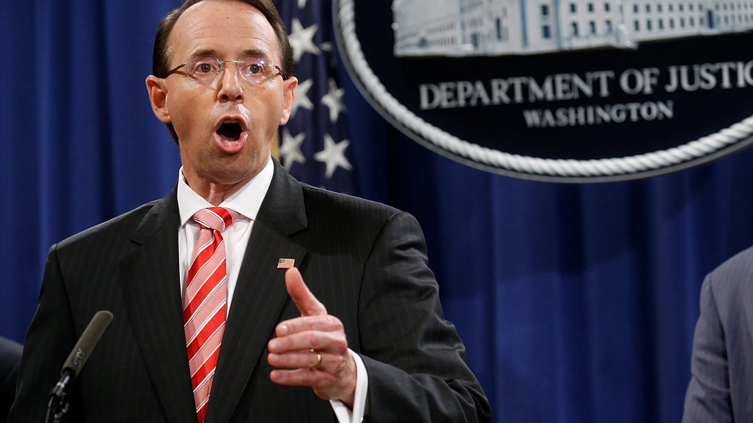 USA : 12 Russes inculpés pour le piratage du parti démocrate en 2016