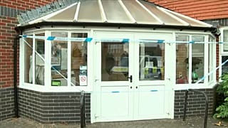 La policía británica encuentra gas Novichok en casa de una víctima