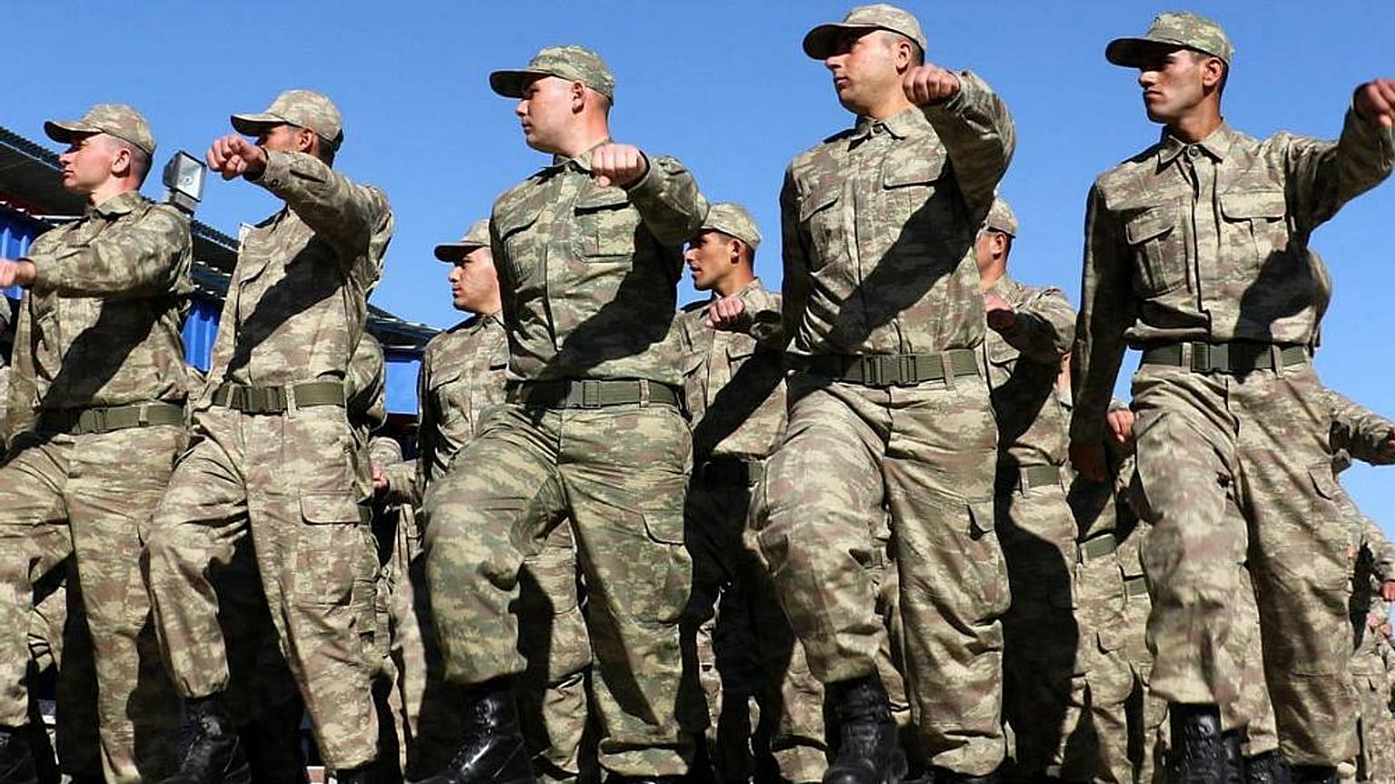 "Bedelli askerlik ya meclis yoluyla ya da kararname ile çıkacak"