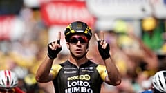Etappensieger Dylan Groenewegen bei der Zieldurchfahrt