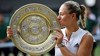 Wimbledon kadınlar şampiyonu Angelique Kerber ödülünü aldı