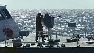 soldier shelling from vessel 
