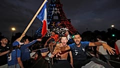 Ganz Frankreich feiert "Les Bleus": "Wir haben 20 Jahre darauf gewartet"
