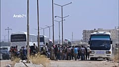 بعد سنوات من الحصار وأسابيع من القصف الجوي، مسلحو درعا ينسحبون! 