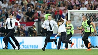 Les Pussy Riots font irruption en pleine finale de Coupe du Monde