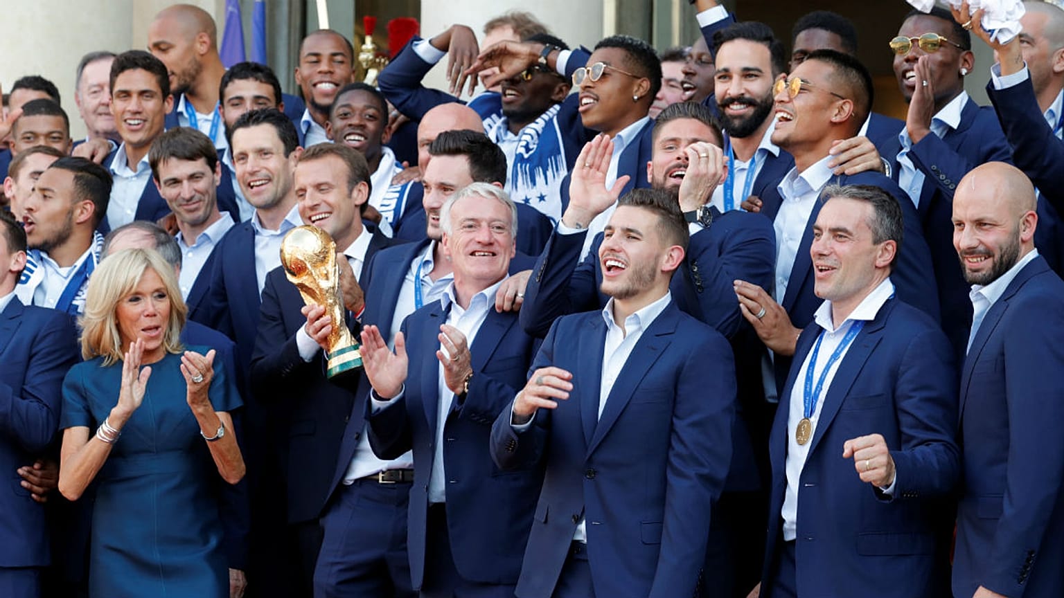 Les Bleus avec Emmanuel et Brigitte Macron à l'Elysée