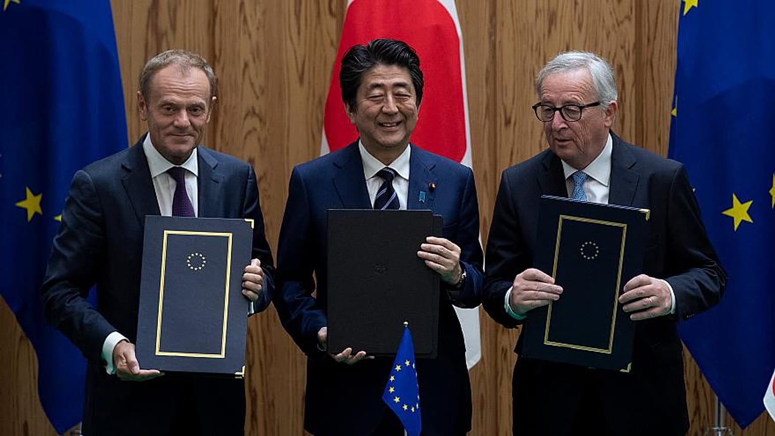 Japón y la UE firman un acuerdo comercial contra el proteccionismo de Trump