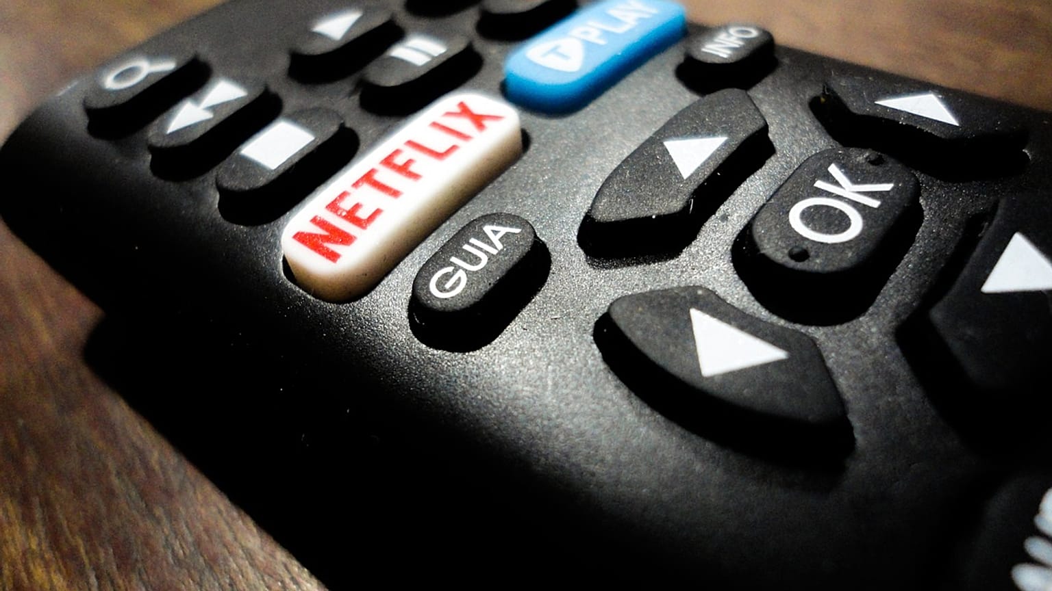 مخاوف بشأن مستقبل نيتفلكس بعد الإعلان عن جمود أعداد مشتركيه