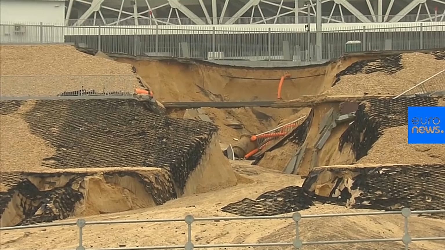 Las lluvias dañan el estadio de Volgogrado el día de la final del Mundial