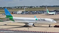 Más de 200 pasajeros bloqueados en Montreal por la aerolínea Level