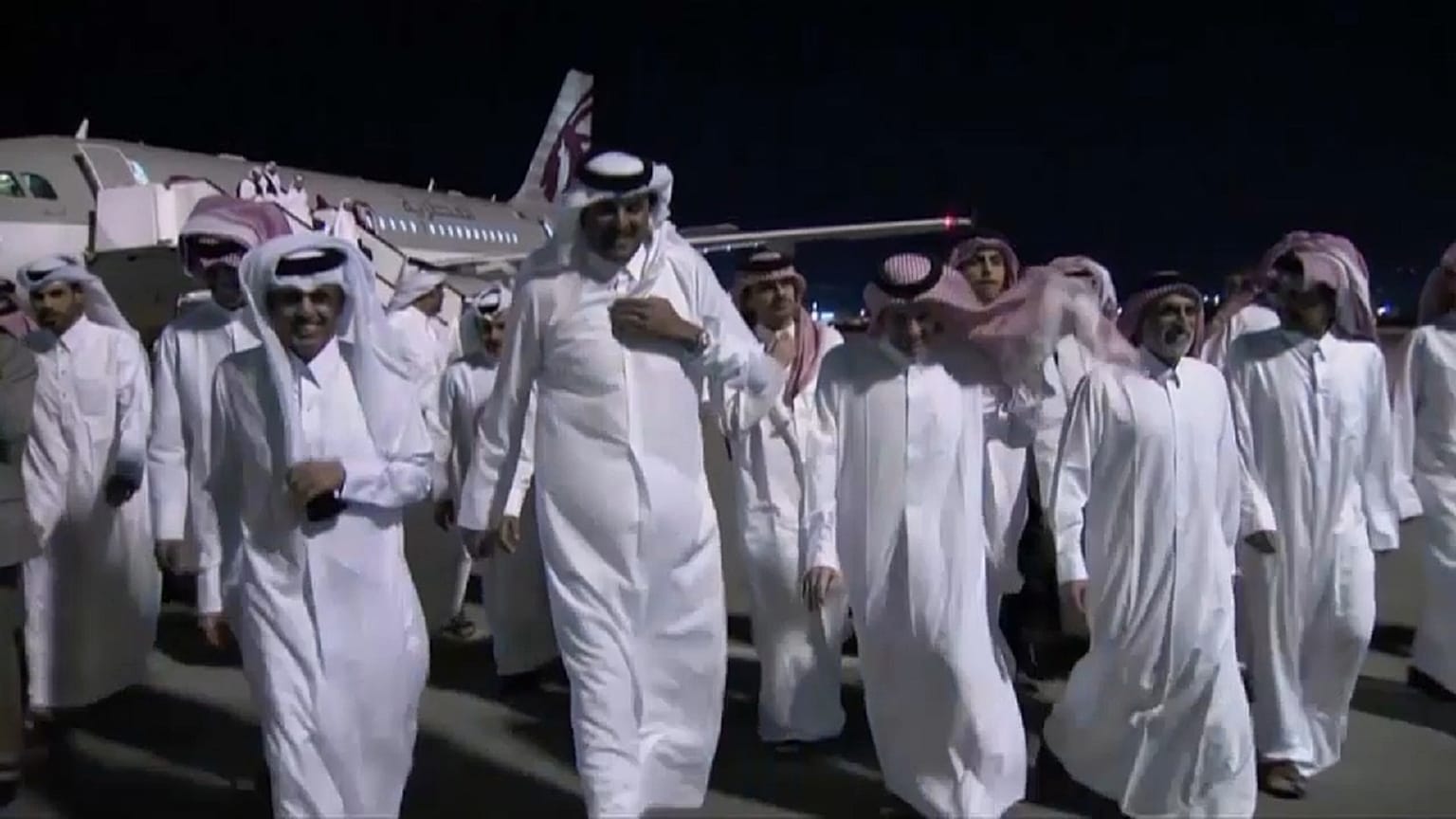 هل دفعت قطر مليار دولار كفدية ل"حزب الله" في العراق؟