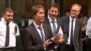بقرار قضائي.. المغني كليف ريتشارد يحصل على تعويض من (بي بي سي)